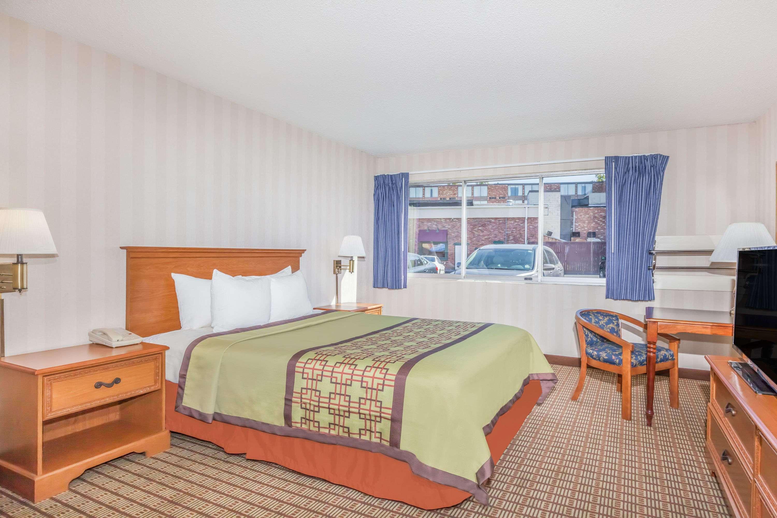 Days Inn By Wyndham Albany Suny Esterno foto