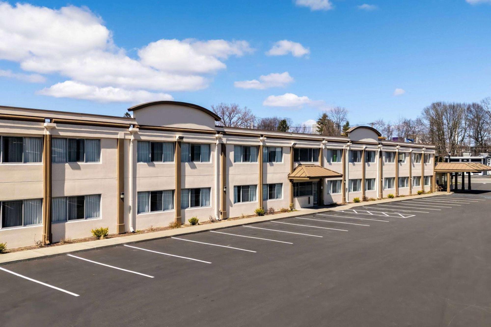 Days Inn By Wyndham Albany Suny Esterno foto