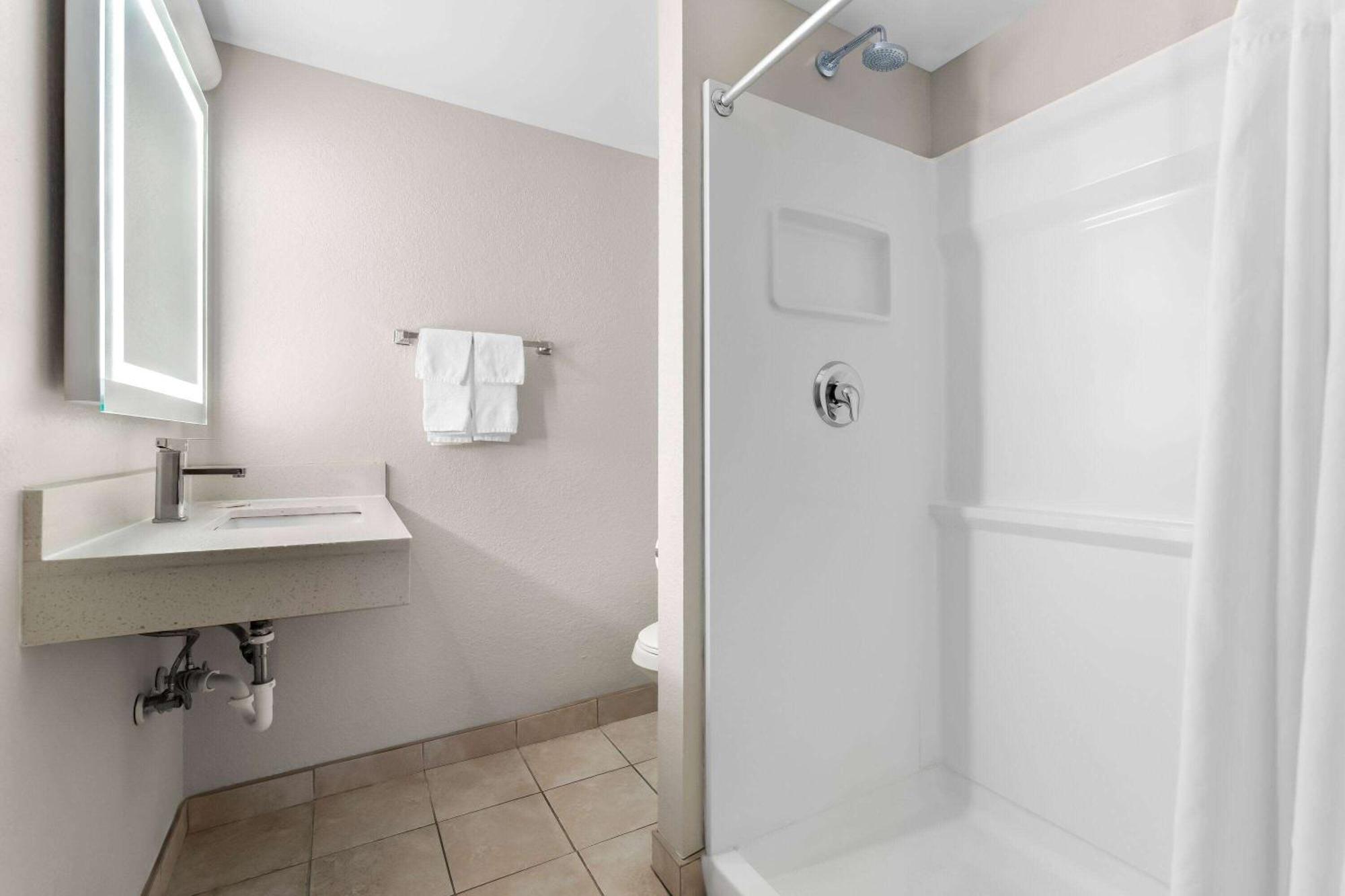 Days Inn By Wyndham Albany Suny Esterno foto