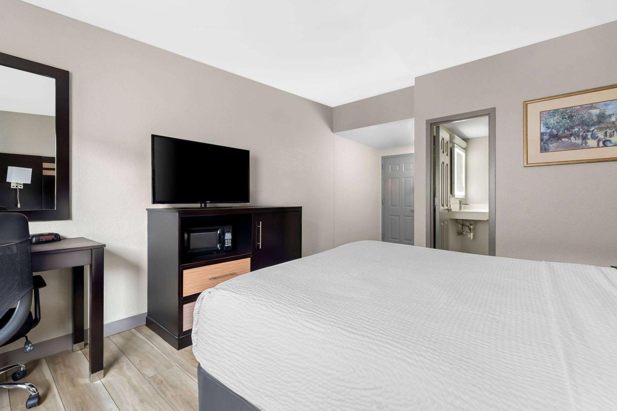 Days Inn By Wyndham Albany Suny Esterno foto