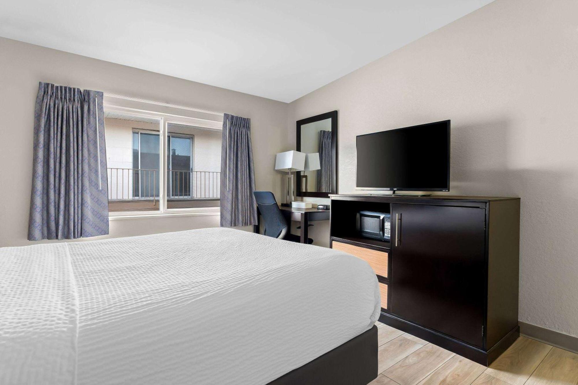 Days Inn By Wyndham Albany Suny Esterno foto