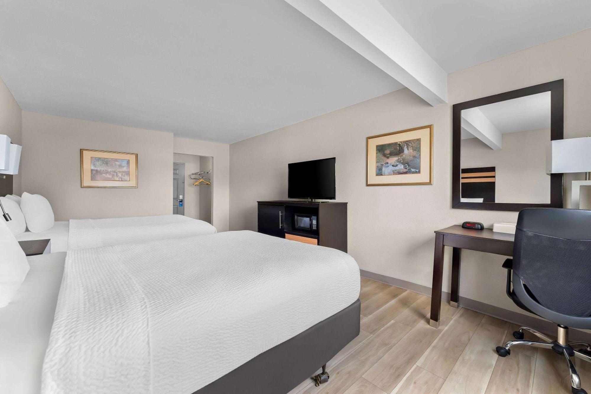 Days Inn By Wyndham Albany Suny Esterno foto