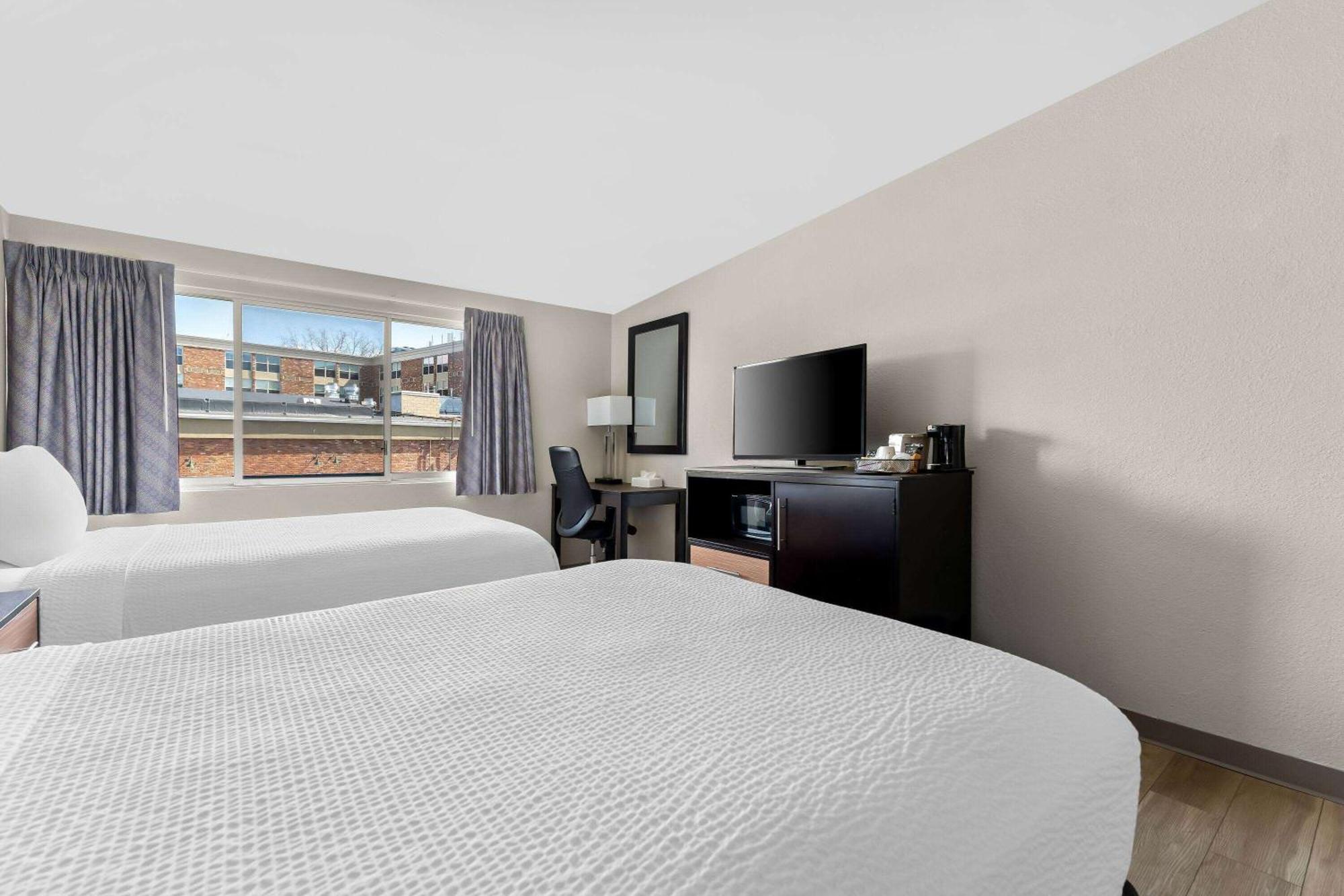 Days Inn By Wyndham Albany Suny Esterno foto