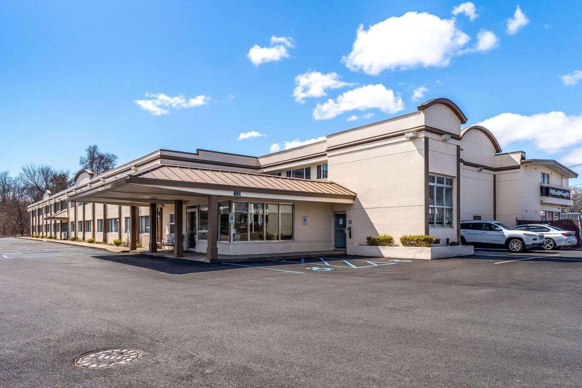 Days Inn By Wyndham Albany Suny Esterno foto