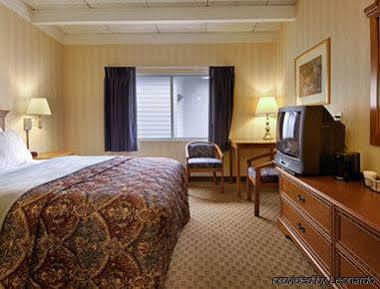 Days Inn By Wyndham Albany Suny Esterno foto